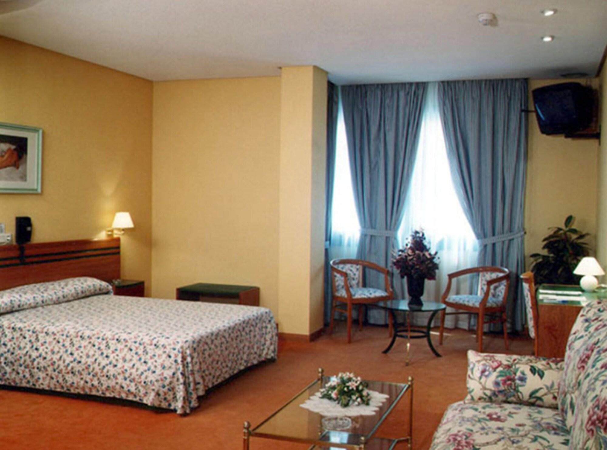 מלון Torrejón de Ardoz Aeropuerto Madrid Torre Hogar Premium מראה חיצוני תמונה